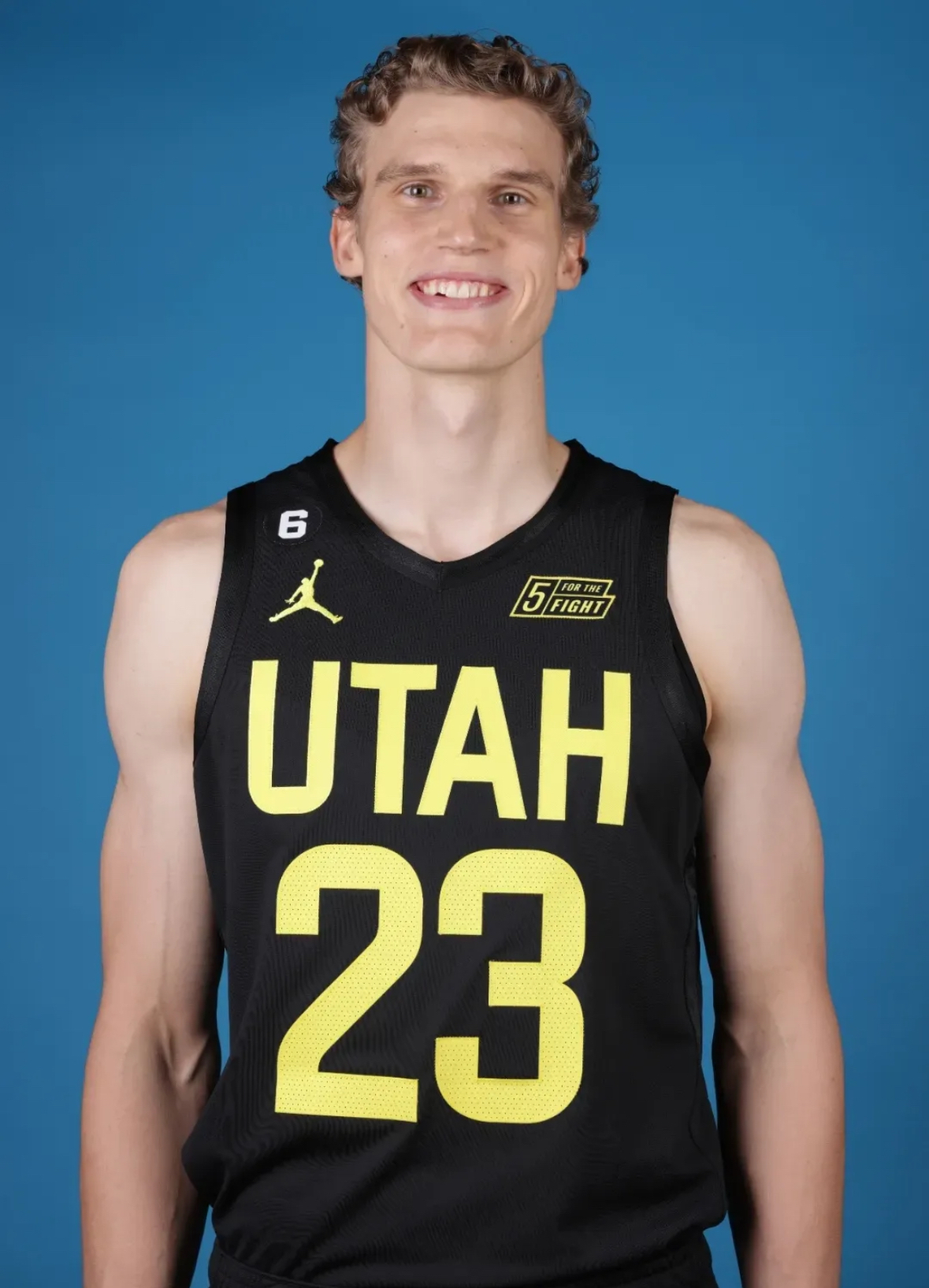 孟菲斯灰熊今夜调整名单；志在NBA常规赛名次提升；赛场秩序良好；团队化学反应显著的简单介绍-JIUYOU